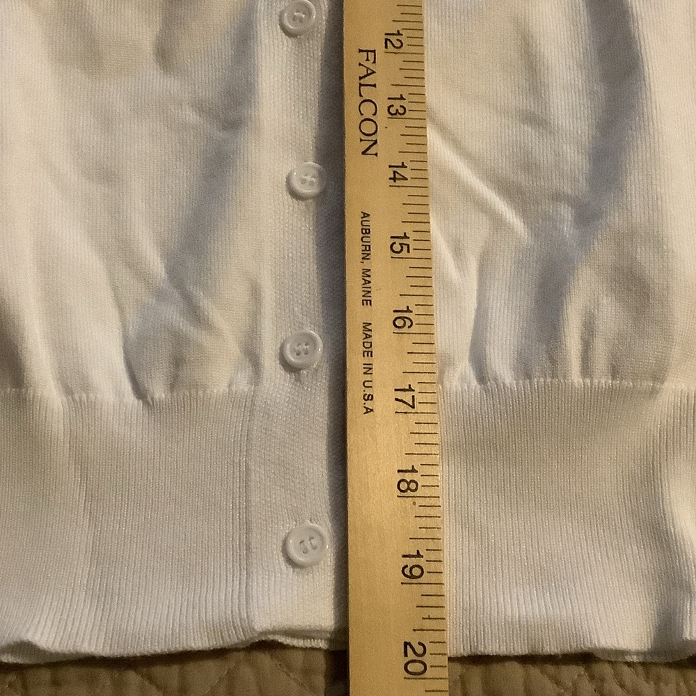 Women’s Cropped Classic White Button-Up Cardigan - Picture 6 of 6